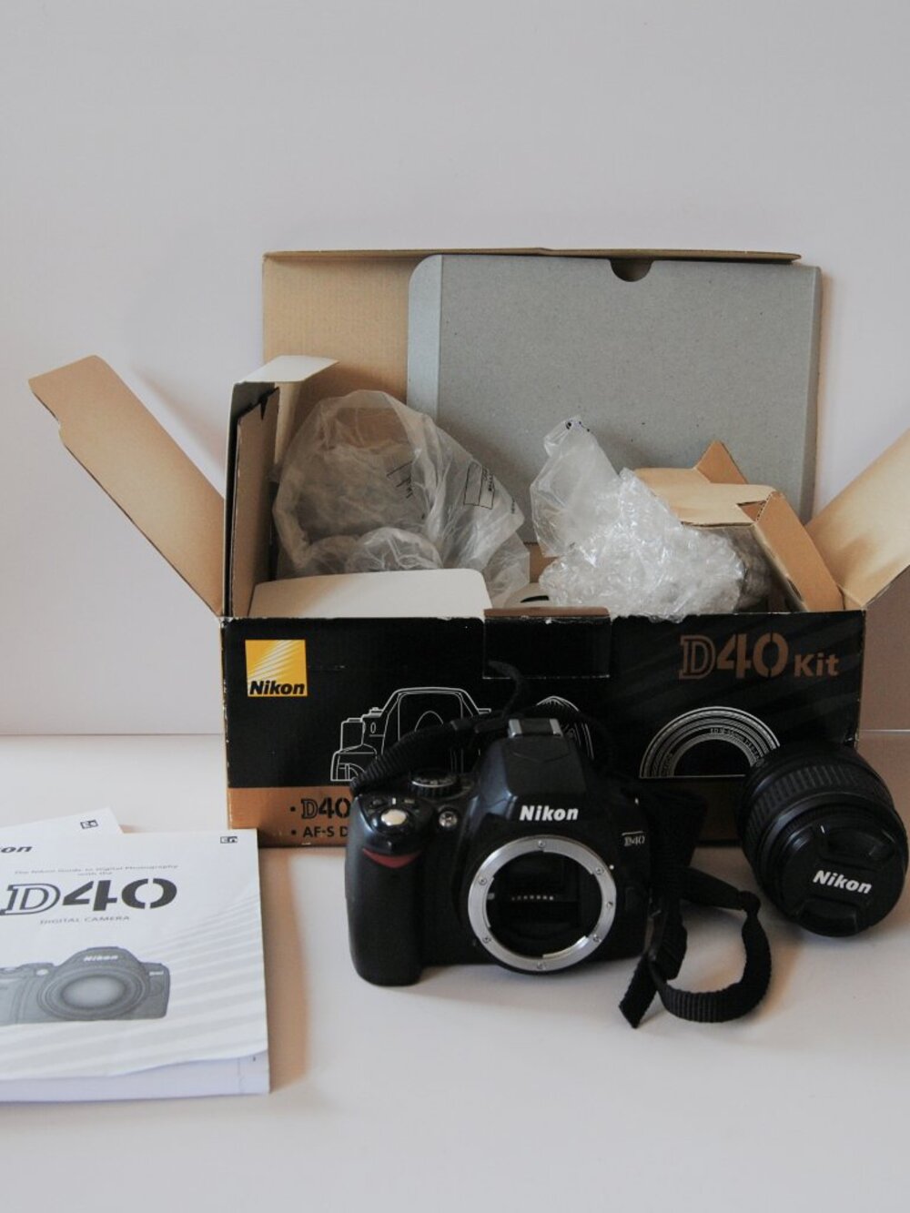 Nikon D40 Digital Camera - Black Kit AF-S DX 18-55mm Lens Shutter Problem